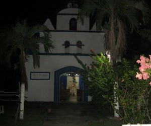 Capilla - Capurganá de noche.  Fuente: Panoramio.com  Por: Duvvan